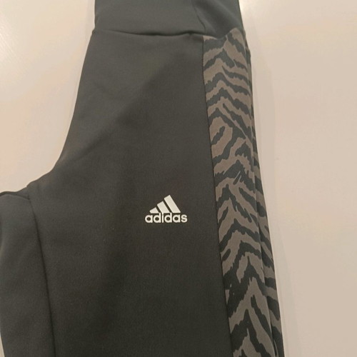 Adidas women's sports set like new, XS leggings, size 14-15 shirt