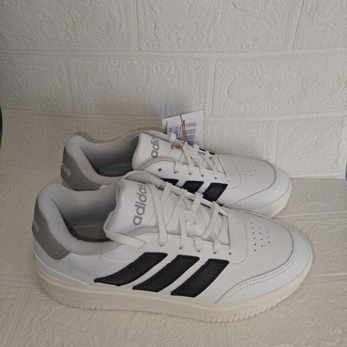Adidas Courtblock Bold women's sneaker, white and black
