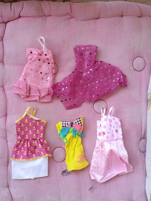 Barbie dresses like new, pack of 5 pieces