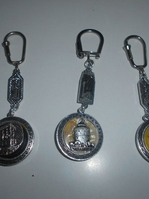 Eptaetia used double-sided keychains with White Tower and Caryatids, set of 3