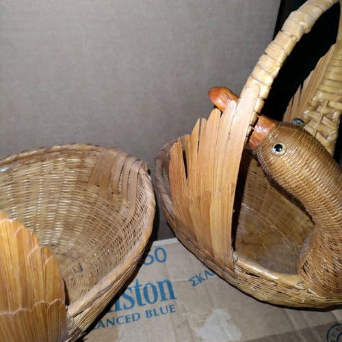 Duck-shaped woven baskets new, pack, bird design