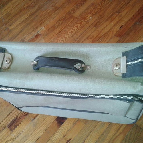 Cheney England 1945 vintage bag with zipper without key