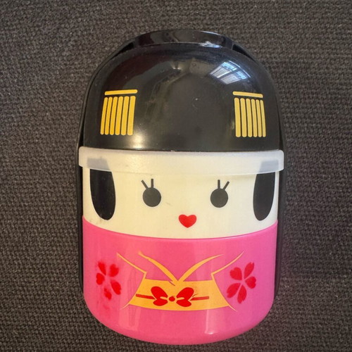 Geisha plastic food set like new, 3 containers with lid and elastic band