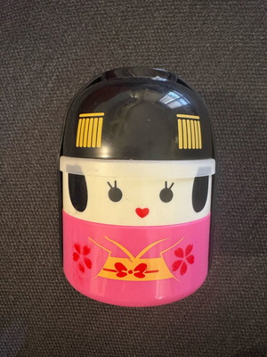 Geisha plastic food set like new, 3 containers with lid and elastic band