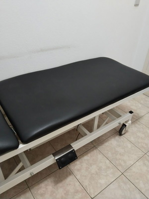 Medical electric examination bed like new