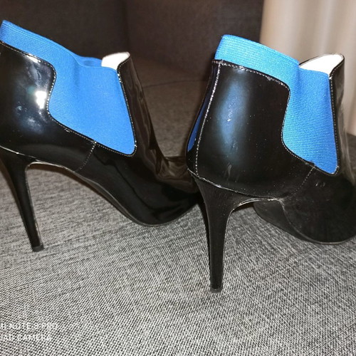 Alberto Guardiani women's shoes like new, black patent leather with blue details, size 39