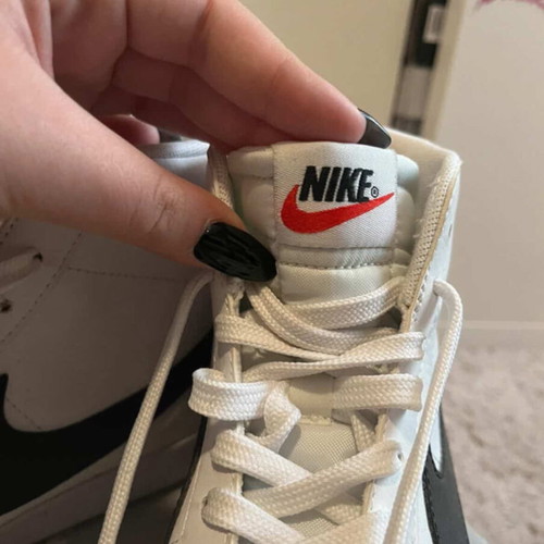 Nike Blazer Mid '77 athletic shoes like new, size 40, white