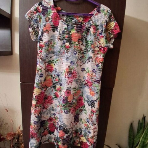 Clothing pack size M with gifts, like new