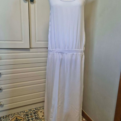 White maxi dress one size like new