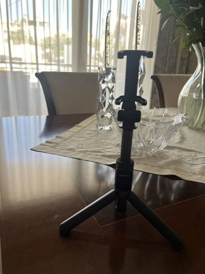 Huawei tripod with Bluetooth remote