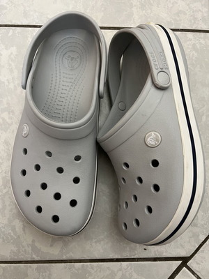 Crocs M8W10 clogs new, gray