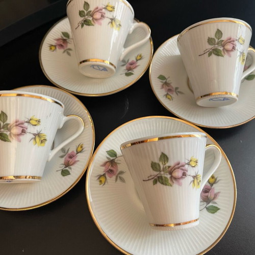 Bavaria coffee cup set of 4 with saucers porcelain like new