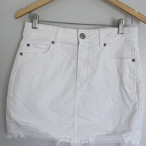 Mini Skirt American Eagle white, like new, size medium