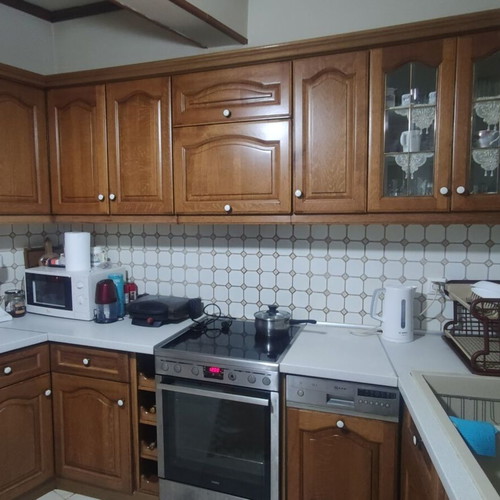 Kitchen furniture like new, solid oak doors