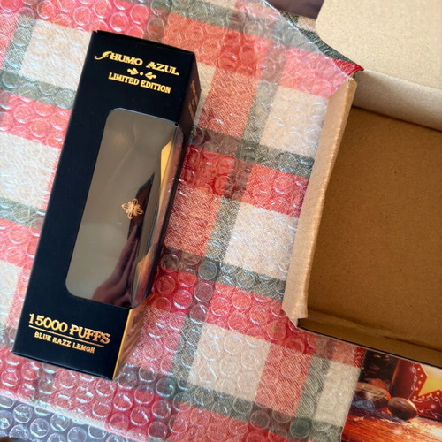 E-Cigarette Gold Edition 15K and Black… - € 14,00