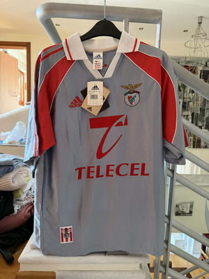 Official retro Benfica jersey season 1999-2000 new with tags small size