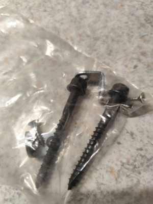 Screw set like new