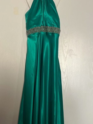 D&K Couture πράσινο σατέν φόρεμα με κεντημένες χάντρες No 48 (Μ)