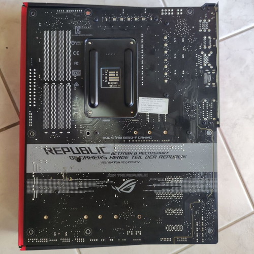 ASUS ROG Strix B550-F Gaming motherboard used, non-functional for repair or parts