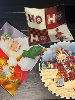 Christmas plates like new, set of 3 pieces