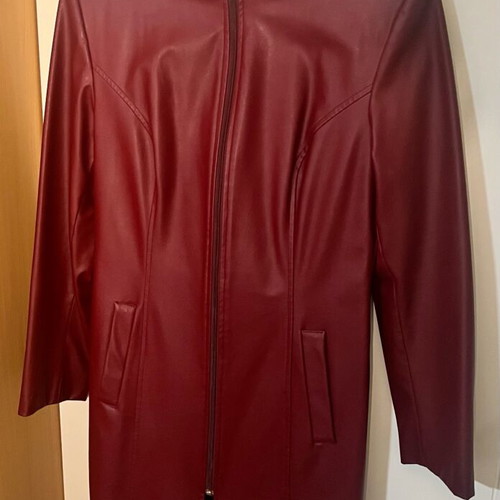 Women's burgundy coat CJ Capricorn Jeans like new, size Large