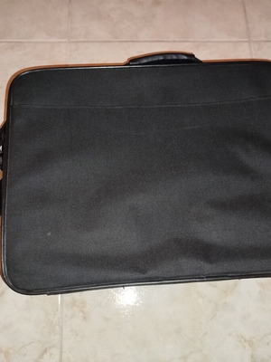 Aquip laptop bag for up to 17" like new, with strap