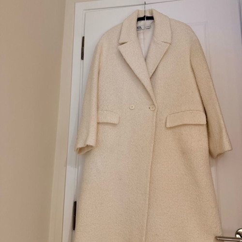 Zara cream boucle coat like new, size S