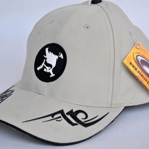 Oakley unisex grey hat new with tags