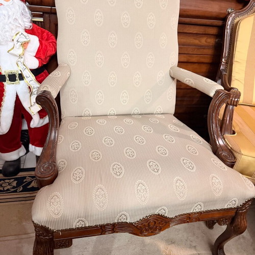 Set of 2 classic solid carved armchairs like new