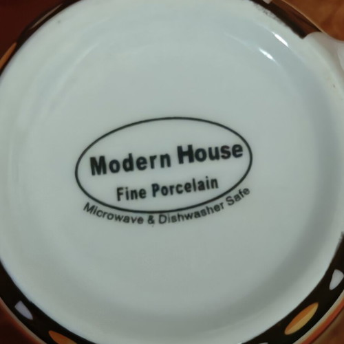 Porcelain mug used