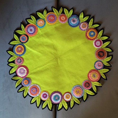 Handmade embroidered felt tablecloth Wendy Williams No2 like new