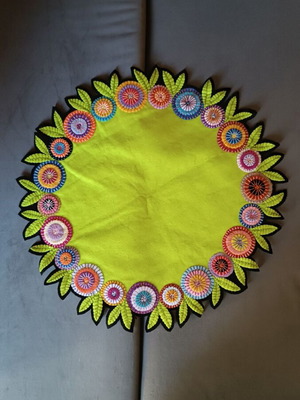 Handmade embroidered felt tablecloth Wendy Williams No2 like new