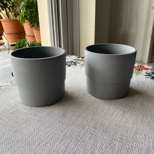 IKEA plastic pots like new, set of 2 for plants