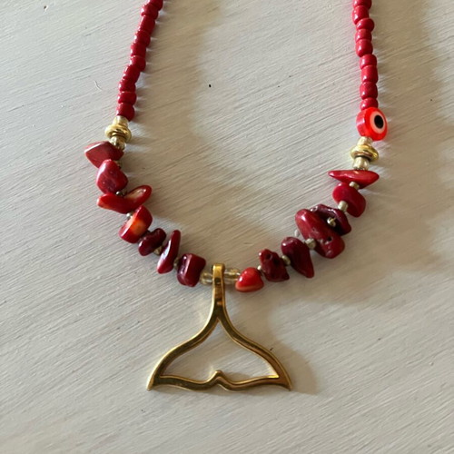 Red necklace with tail and beads, new, gold-colored elements