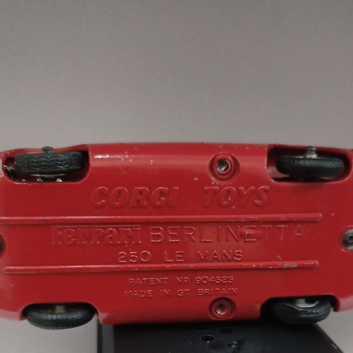 Ferrari Berlinetta 250 Le Mans Corgi Toys used, metal 1:43 scale
