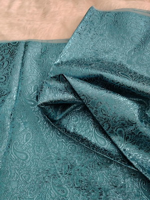 Плат нов, 4 метра с лъскави нишки