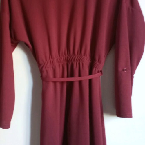 Women's red cardigan like new, long with belt