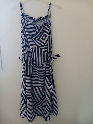 Black and white dress with belt, like new, size M