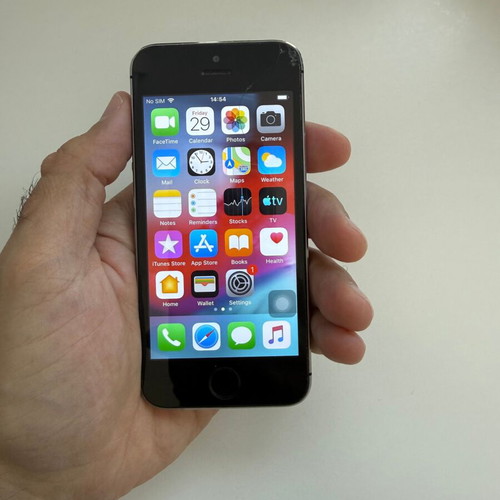 Apple iPhone 5s 16GB Space Gray used, broken screen