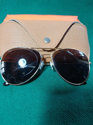 Γυαλιά ηλίου aviator με θήκη