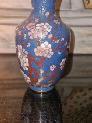 Vase from China new, palm-sized