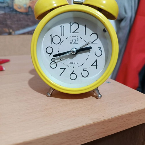 Vintage quartz bedside clock like new