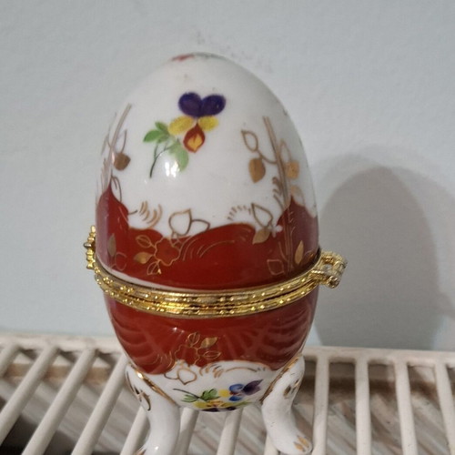 Porcelain Easter egg Limoges jewelry box like new