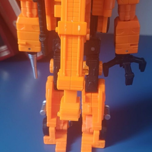 War for Cybertron Voyager and Deluxe class Autobots Grapple and Hoist figures like new