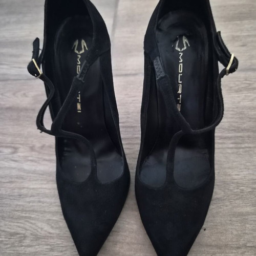 Mourtzi pointed T-strap pumps size 38 black like new, 10 cm heel