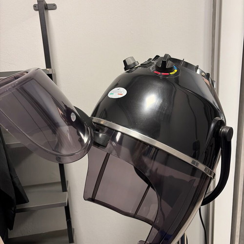 Gabbiano 1000W hair steamer like new with adjustable temperature and timer
