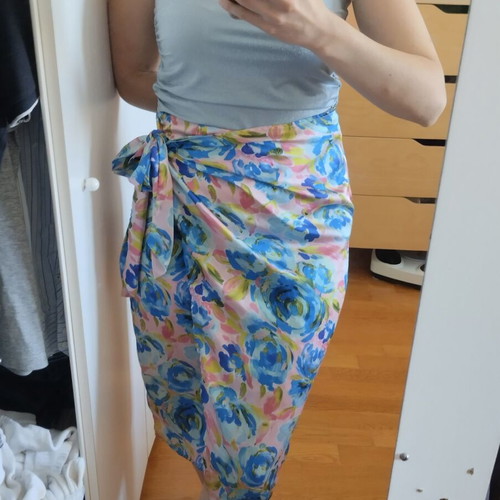 Vila satin floral midi skirt like new, small medium, pink multicolor