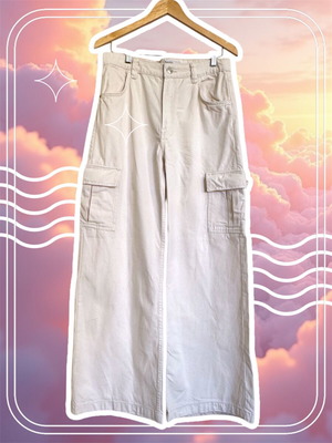 Bershka Wide Leg Jeans size Large like new, white