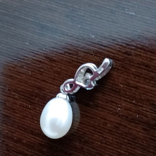 Silver pendant with pearl and zircon 2 cm
