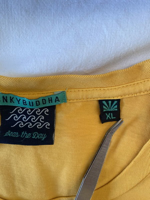 Funky Buddha XL t-shirt used, mustard color